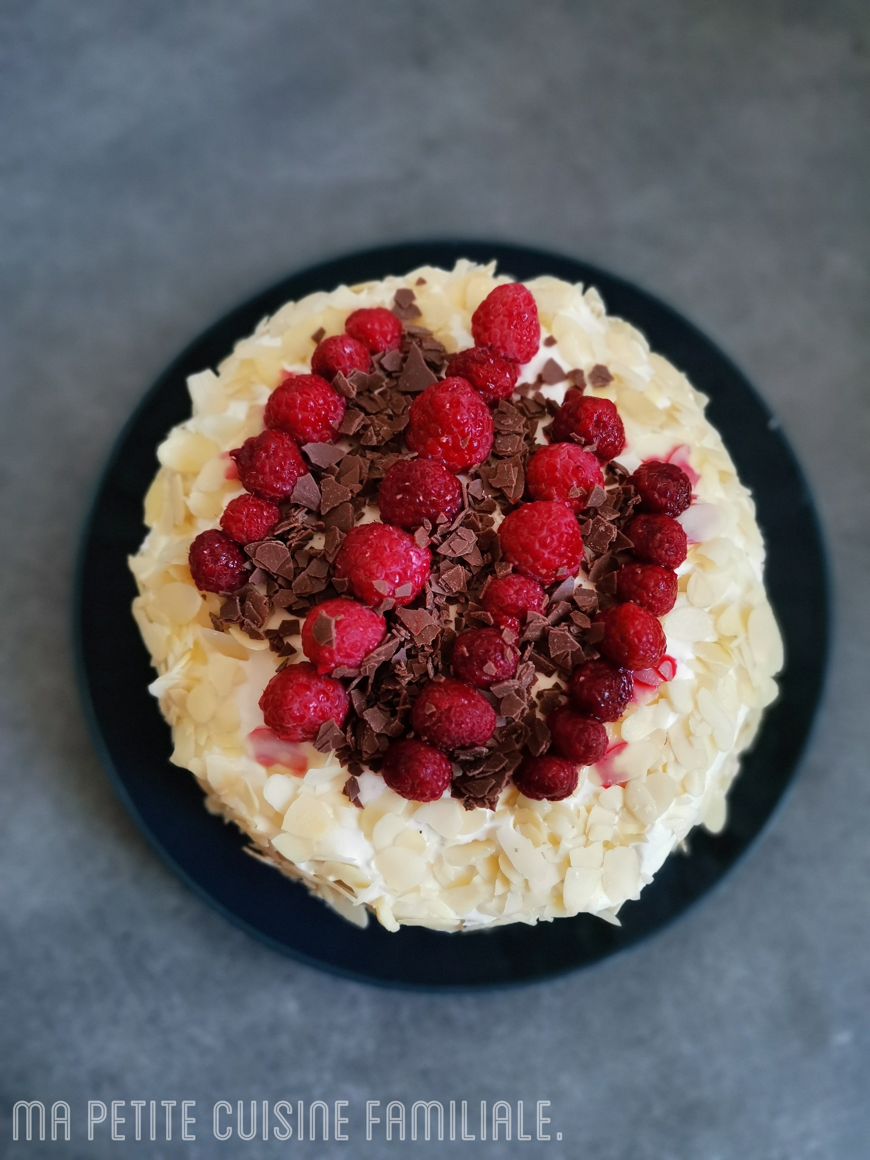 Créez des Souvenirs Inoubliables avec ce Gâteau d&rsquo;Anniversaire, Chocolat, Framboises, Mascarpone