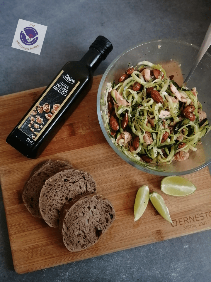 Salade de courgette crue, saumon fumé,&nbsp;amandes